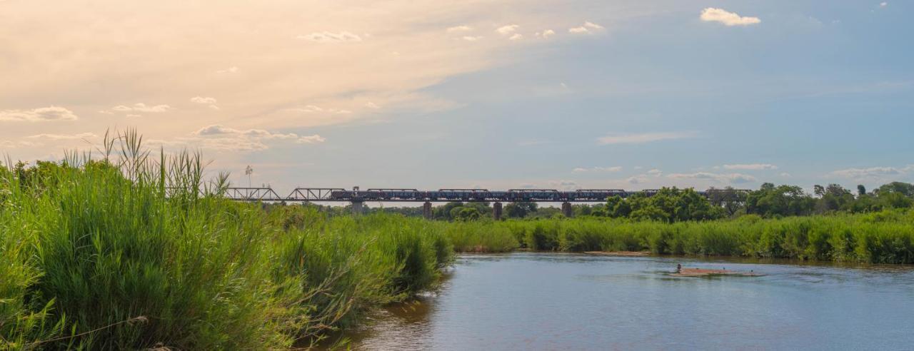 Kruger Shalati - Train On The Bridge & Garden Suites Skukuza Bagian luar foto