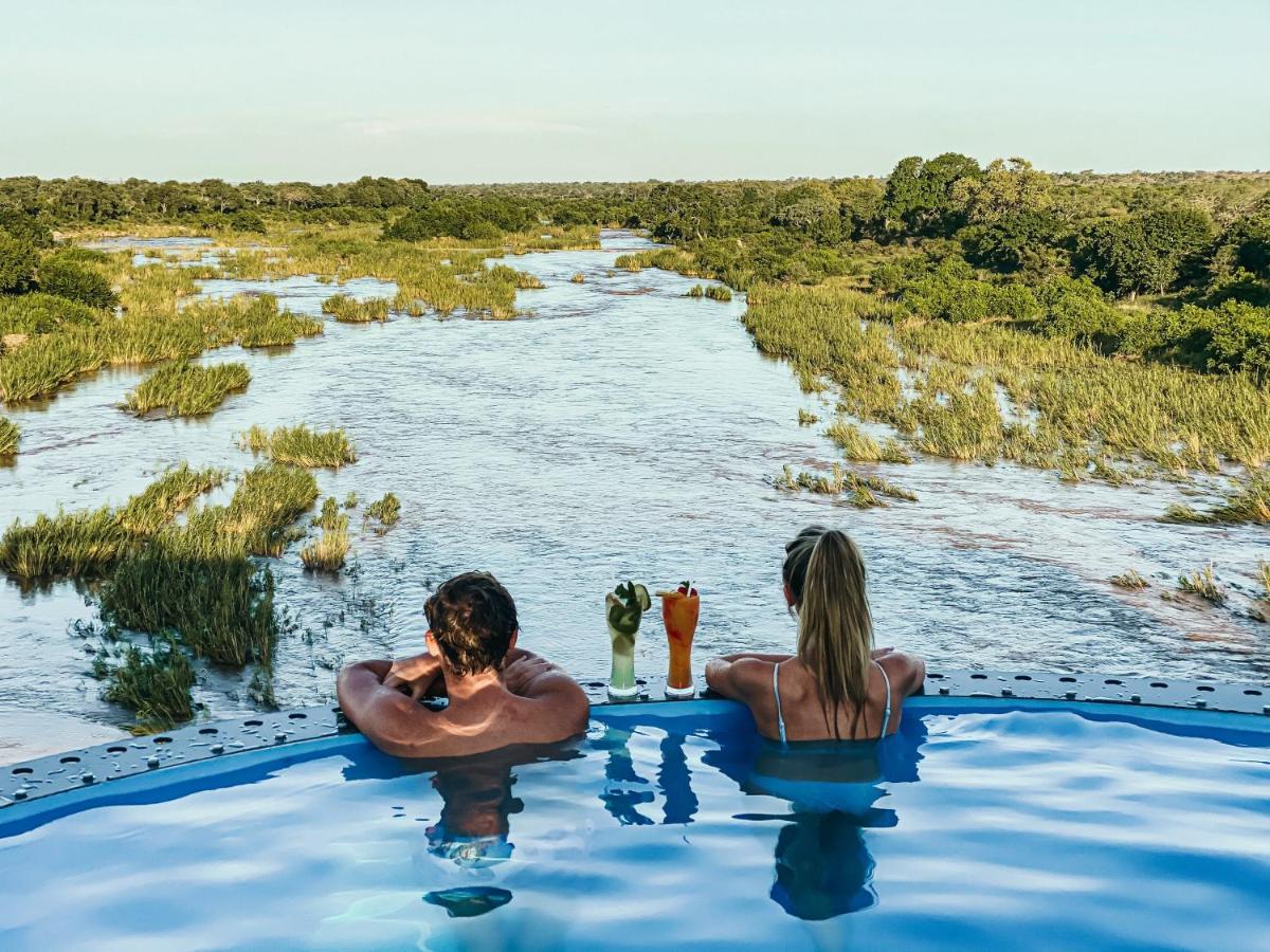 Kruger Shalati - Train On The Bridge & Garden Suites Skukuza Bagian luar foto