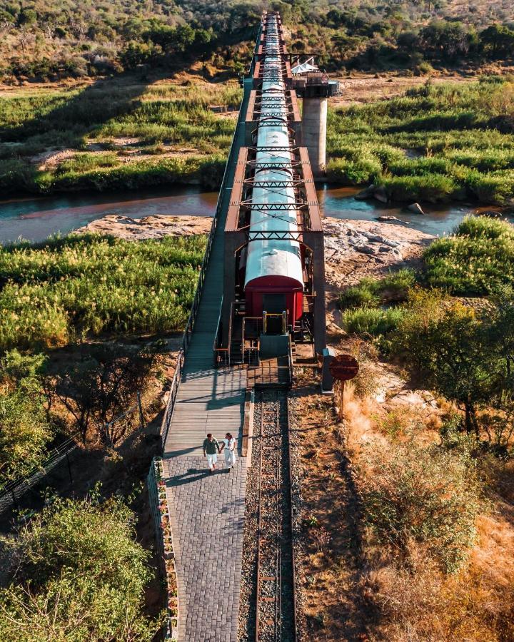 Kruger Shalati - Train On The Bridge & Garden Suites Skukuza Bagian luar foto