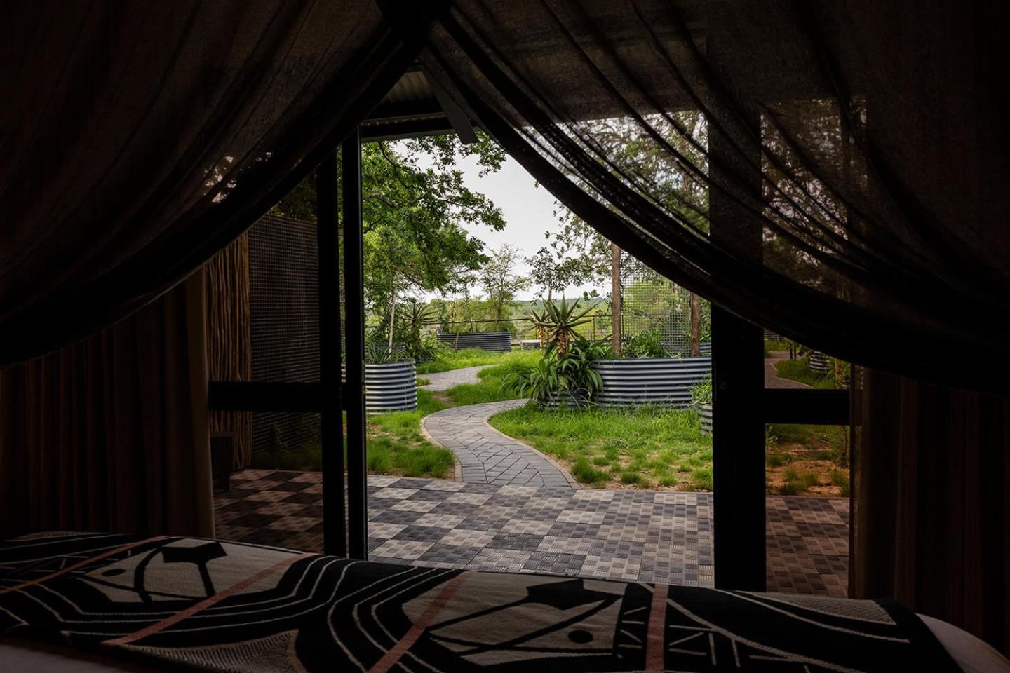 Kruger Shalati - Train On The Bridge & Garden Suites Skukuza Bagian luar foto
