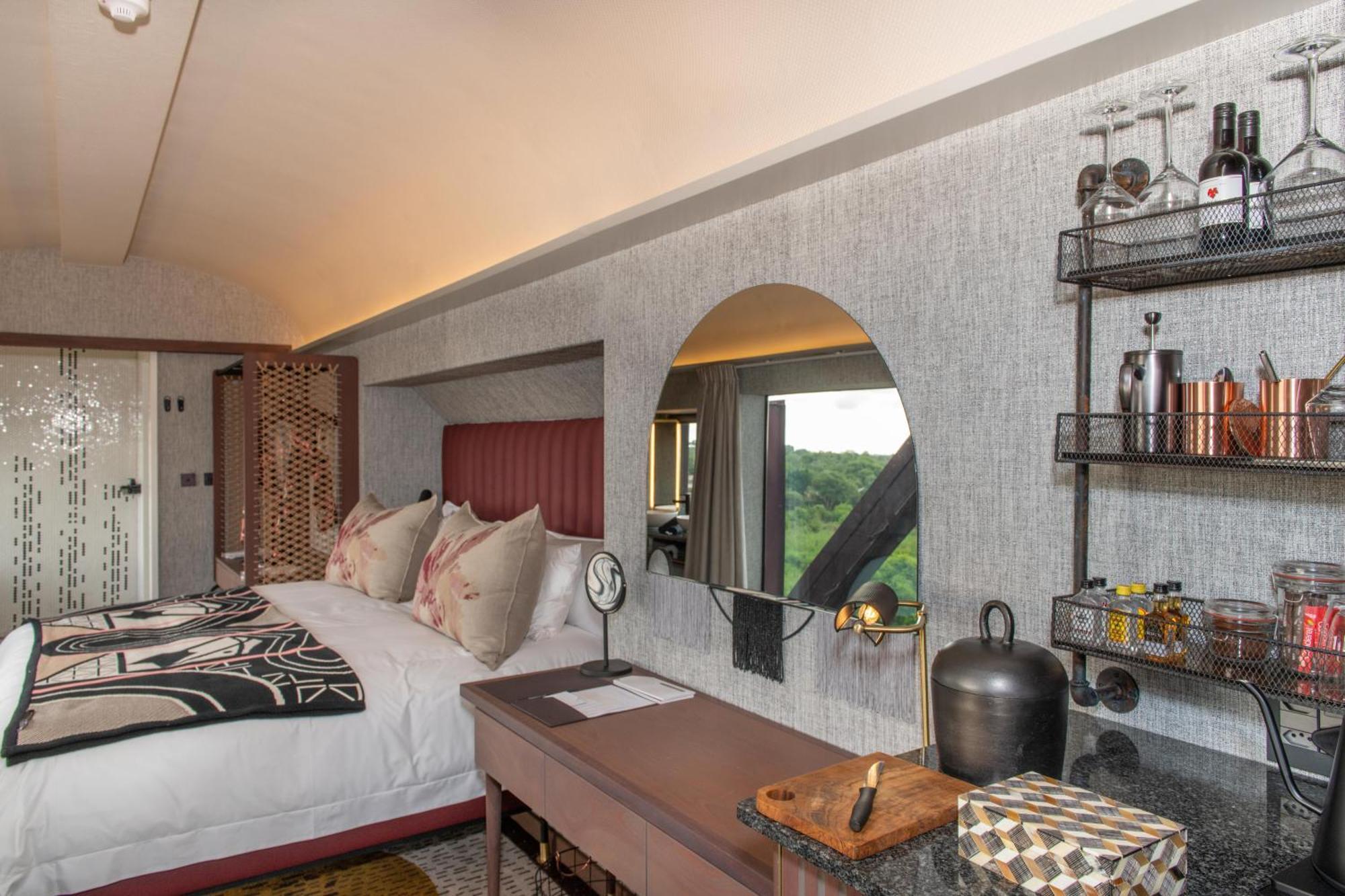 Kruger Shalati - Train On The Bridge & Garden Suites Skukuza Bagian luar foto
